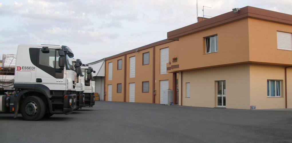 tre, emme, service, fratelli, f.lli, mereu, antonello, franco, maurizio, impresa, azienda, società, ditta, edile, realizzazione, realizzazioni, costruzione, costruzioni, demolizione, demolizioni, ristrutturazione, ristrutturazioni, copertura, coperture, tetto, tetti, struttura, struttureveranda, verande, legno, bonifica, rimozione, smaltimento, amianto, manufatti, manufatto, contenente, mca, eternit, piano lavoro, lavori, servizio, servizi, noleggio, noleggi, piattaforma, piattaforme aerea, particolari, costruttivi, manutenzione, pulizia, grondaia, grondaie, abbattimento, piante, potatura, alberi, messa, sicurezza, intonaco, intonaci, tinteggiatura, pitture, pittura, esterna, interna, controsoffitti, cappotto, rivestimento, placcaggio, pietra, pietrame, locale, cemento armato, mattoni, laterizio, laterizi, muro, muratura, murature, fondazioni, pilastri, solaio, solai, latero, cemento, coibentazione, coibentazioni, impermeabilizzazione, impermeabilizzazioni, guaina, controsoffitti, controsoffitto, scale, scala