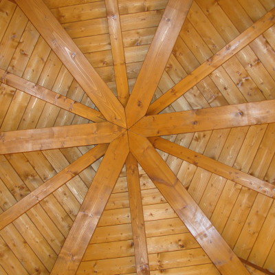 Copertura in legno a forma di esagono