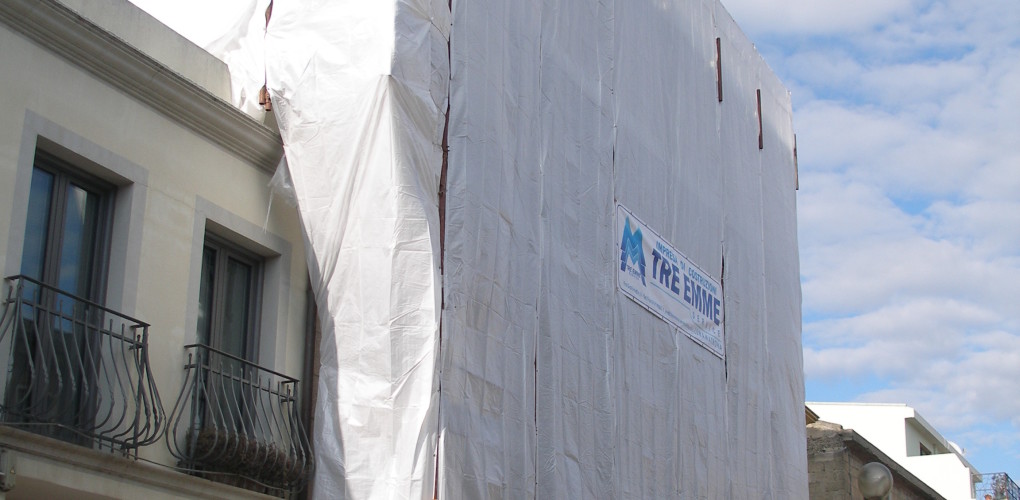 tre, emme, service, fratelli, f.lli, mereu, antonello, franco, maurizio, impresa, azienda, società, ditta, edile, realizzazione, realizzazioni, costruzione, costruzioni, demolizione, demolizioni, ristrutturazione, ristrutturazioni, copertura, coperture, tetto, tetti, struttura, struttureveranda, verande, legno, bonifica, rimozione, smaltimento, amianto, manufatti, manufatto, contenente, mca, eternit, piano lavoro, lavori, servizio, servizi, noleggio, noleggi, piattaforma, piattaforme aerea, particolari, costruttivi, manutenzione, pulizia, grondaia, grondaie, abbattimento, piante, potatura, alberi, messa, sicurezza, intonaco, intonaci, tinteggiatura, pitture, pittura, esterna, interna, controsoffitti, cappotto, rivestimento, placcaggio, pietra, pietrame, locale, cemento armato, mattoni, laterizio, laterizi, muro, muratura, murature, fondazioni, pilastri, solaio, solai, latero, cemento, coibentazione, coibentazioni, impermeabilizzazione, impermeabilizzazioni, guaina, controsoffitti, controsoffitto, scale, scala