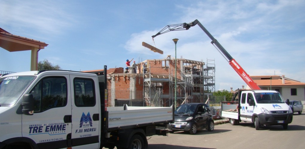 tre, emme, service, fratelli, f.lli, mereu, antonello, franco, maurizio, impresa, azienda, società, ditta, edile, realizzazione, realizzazioni, costruzione, costruzioni, demolizione, demolizioni, ristrutturazione, ristrutturazioni, copertura, coperture, tetto, tetti, struttura, struttureveranda, verande, legno, bonifica, rimozione, smaltimento, amianto, manufatti, manufatto, contenente, mca, eternit, piano lavoro, lavori, servizio, servizi, noleggio, noleggi, piattaforma, piattaforme aerea, particolari, costruttivi, manutenzione, pulizia, grondaia, grondaie, abbattimento, piante, potatura, alberi, messa, sicurezza, intonaco, intonaci, tinteggiatura, pitture, pittura, esterna, interna, controsoffitti, cappotto, rivestimento, placcaggio, pietra, pietrame, locale, cemento armato, mattoni, laterizio, laterizi, muro, muratura, murature, fondazioni, pilastri, solaio, solai, latero, cemento, coibentazione, coibentazioni, impermeabilizzazione, impermeabilizzazioni, guaina, controsoffitti, controsoffitto, scale, scala, tegole, canale, gronda, pluviale, pluviali, soglia, davanzale, pavimentazione, rivestimento, infisso, porta, finestra, tracce, impianti, finiture, scavi, scavo, sbancamento, platea, immobile, immobili, edifici, edificio, casa, case, locale, locali, commerciale, industriale, civile, abitazione, abitazioni, alloggio, residenza, soggiorno, letto, cucina, disimpegno, condominio, palazzo, villa, villetta, schiera, casale, tetto, copertura, colonne, architravi, trave, travi, travicelli, perlina, manto, cordolo, cordoli, controcassa, massetto, chiavi, mano, servizio, tecnico, rete, materiale, materiali, laterizio, laterizi, blocchi, blocchetti, mattoni, mattone, tramezzo, tramezzi, cancelli, cancello, ferro, fornitura, posa, opera, computo, metrico, preventivo, preventivi, cottimo, corpo, carrelli, autocarro, camion, furgone, trasporto, scarico, getto, mezzo, mezzi, carpenteria, carpentiere, muratore, muratori, manovale, manovali, addetto, tecnico, geometra, perito, edile, tinteggiatore, tinteggiatori, intonacatrice, strumentazione, incarico, incarichi, elaborazione, elaborazioni, ente, pubblico, pubblici, privato, privati, professionalità, martello, pneumatico, lavorazione, urbanizzazione, urbanizzazioni, messa, sicurezza, cintura, cinture, psc, pos, pimus, documentazione, cantiere, box, verbale, verbali, recinzione, recinzioni, dpi, occhiali, guanti, scarpe, medico competente, rappresentante dei lavoratori, addetto, antincendio, evacuazione, pronto, soccorso, rischio, prevenzione, provincia, medio campidano, cagliari, oristano, comune, lunamatrona, pauli arbarei, villamar, furtei, segariu, sanluri, villanovafranca, mandas, villanovaforru, collinas, sardara, san gavino monreale, villacidro, guspini, serra manna, arbus, samassi, serrenti, villasor, nuraminis, guasila, ussaramanna, turri, las plassas, setzu, pabillonis, gonnostramatza, tuili, barimuni, gesturi, setzu, genuri, gonnosnò, baradili, baressa, simala, curcuris, ruinas, mogoro, mogorella, sini, senis, albagiara, escovedu, genoni, fasulla, ales, assolo, laconi, siris, pompu, pau, nureci, gonnoscodina, asuni, villa s’antanio, quartu, quartucciu, selargius, monastir, ussana, decimomannu, assemini, sestu, dolianova, samatzai, ortacesus, senorbì, selegas, san sperate,
